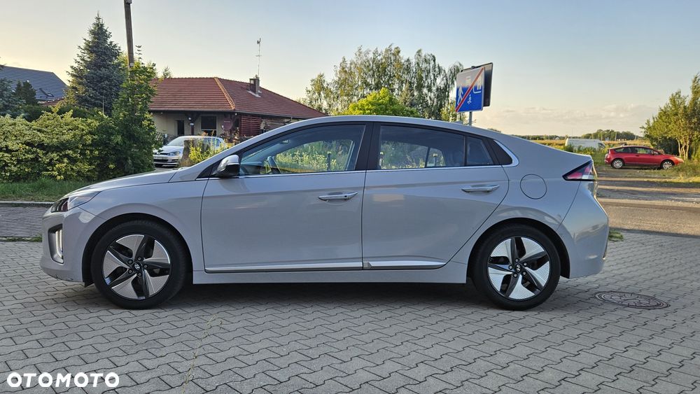 Hyundai IONIQ - 2