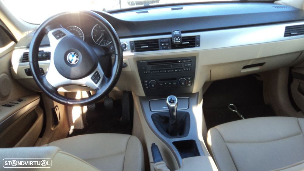 BMW 320i 4P 2006 - Para Peças - 5