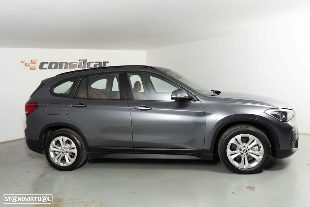 BMW X1 25 e xDrive Corporate Edition - 8
