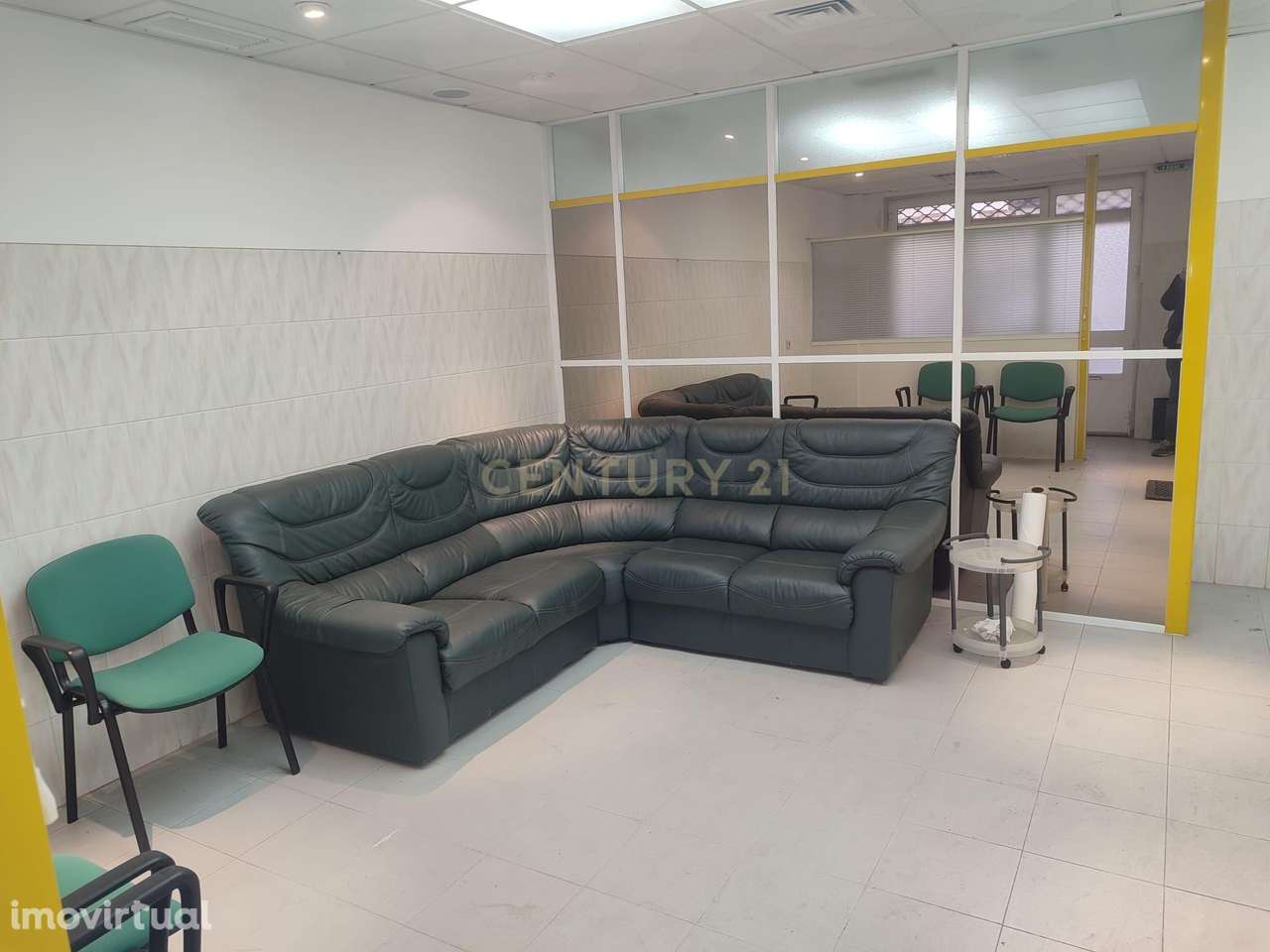 Loja com Duas Frentes | 75 m² | Quinta da Samaritana – Belas - Grande imagem: 2/19