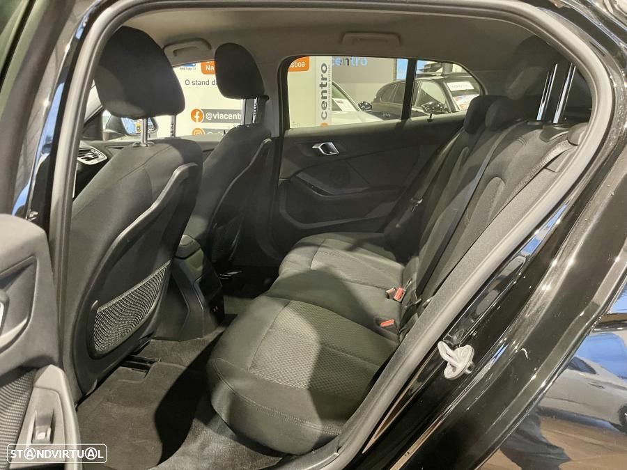 BMW 116 d Pack Essence - 29