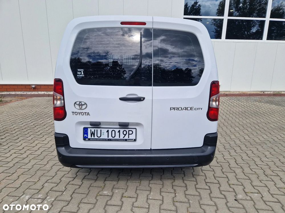 Toyota ProAce Kombi 1.5 D-4D Medium 2,6t - 5