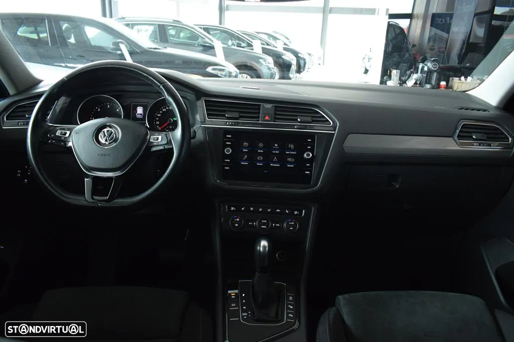 VW Tiguan Allspace 2.0 TDI Confortline DSG - 32