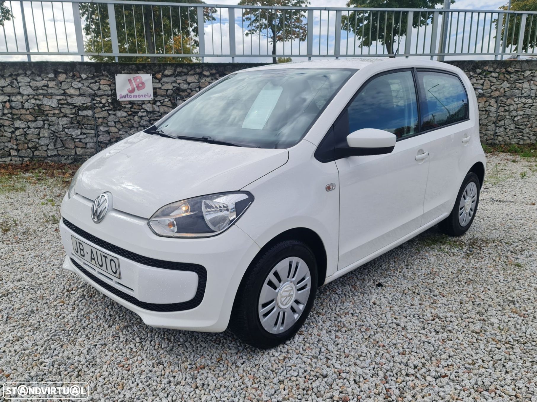 VW Up! move - 1