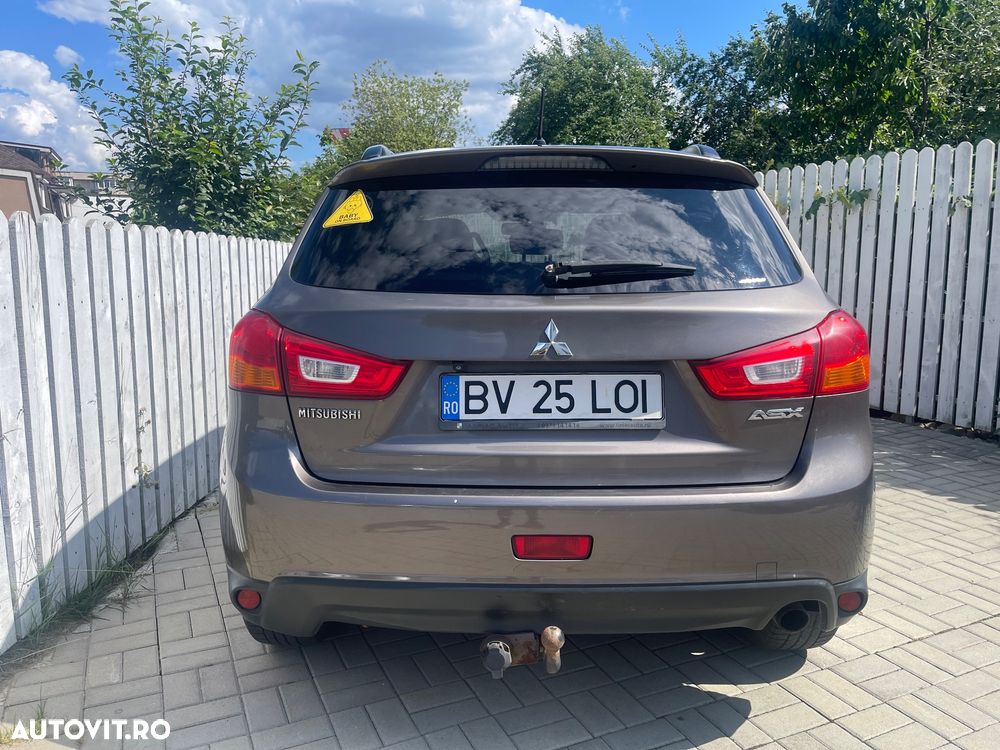 Mitsubishi ASX - 5