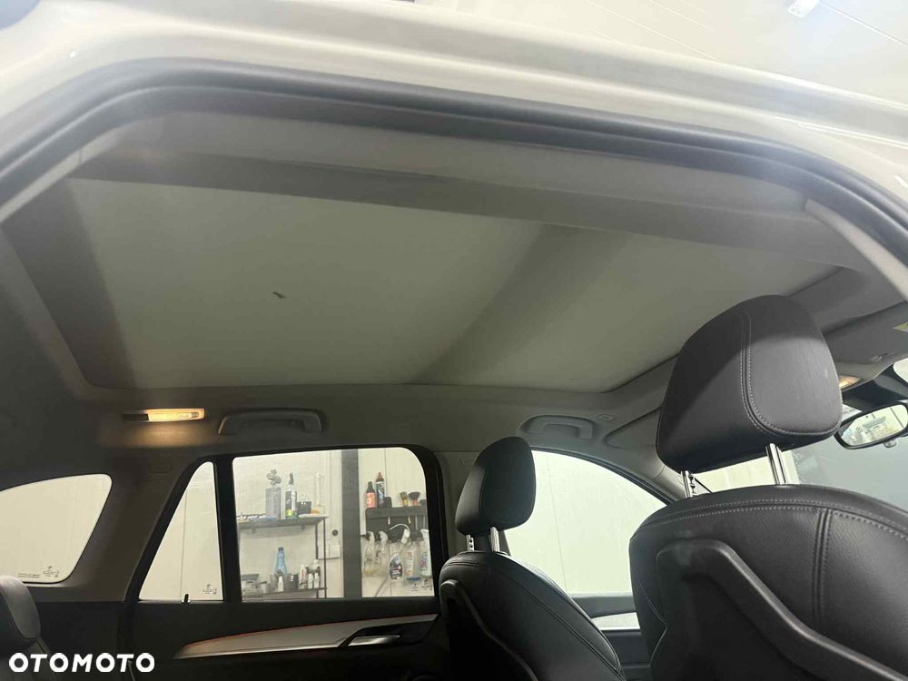 BMW X1 xDrive20d xLine - 25