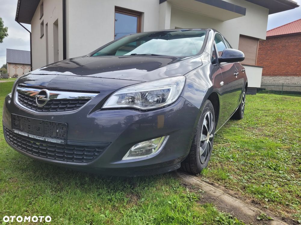 Opel Astra 1.6 Innovation - 1
