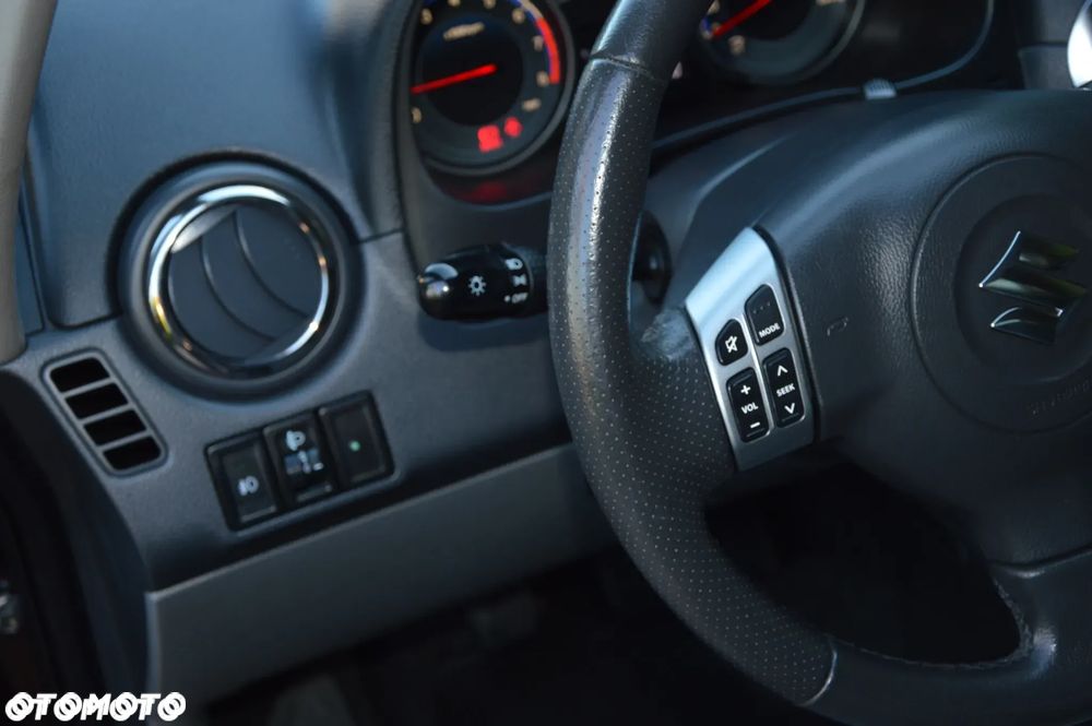 Suzuki SX4 1.6 VVT 4x2 Style - 18