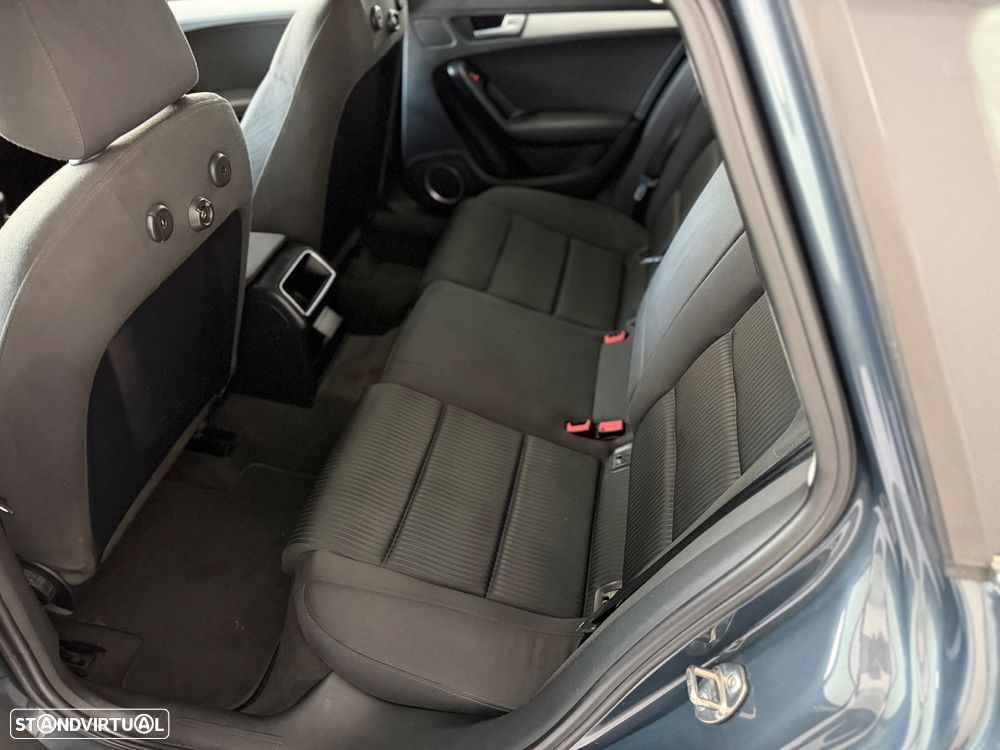 Audi A4 Avant 2.0 TDI Advance - 25