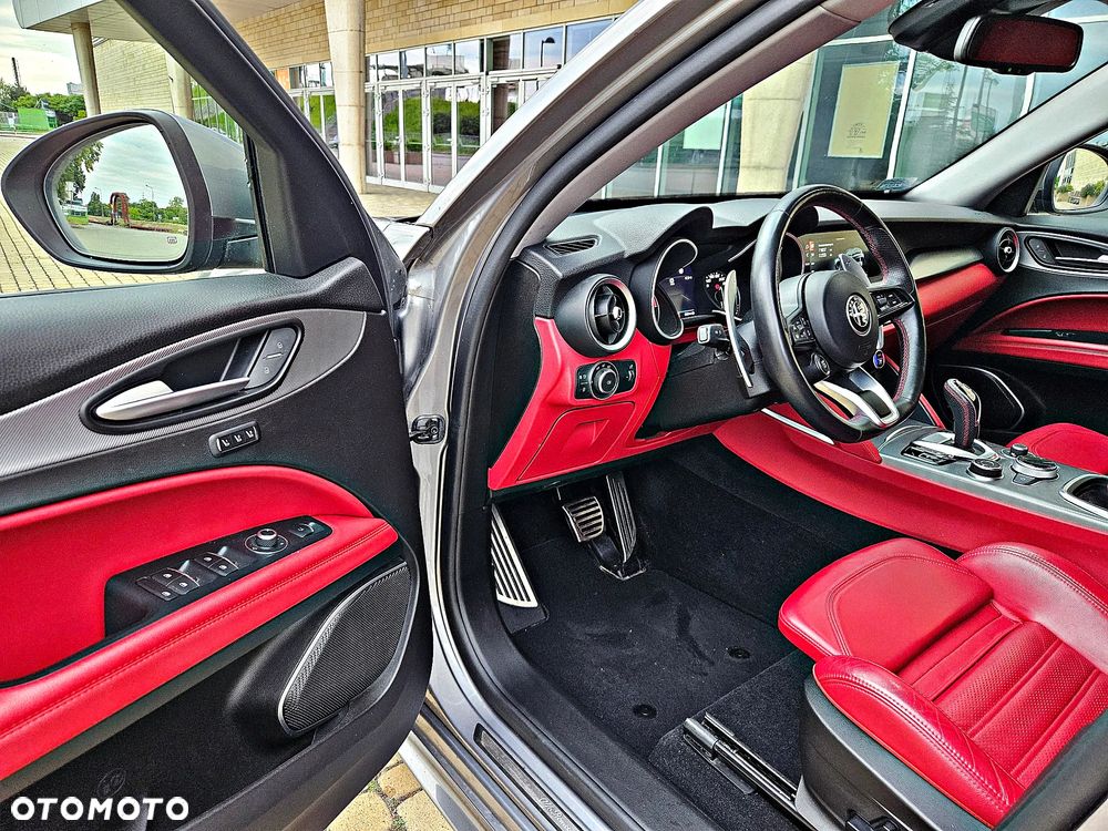 Alfa Romeo Stelvio 2.0 Turbo Veloce Q4 - 19
