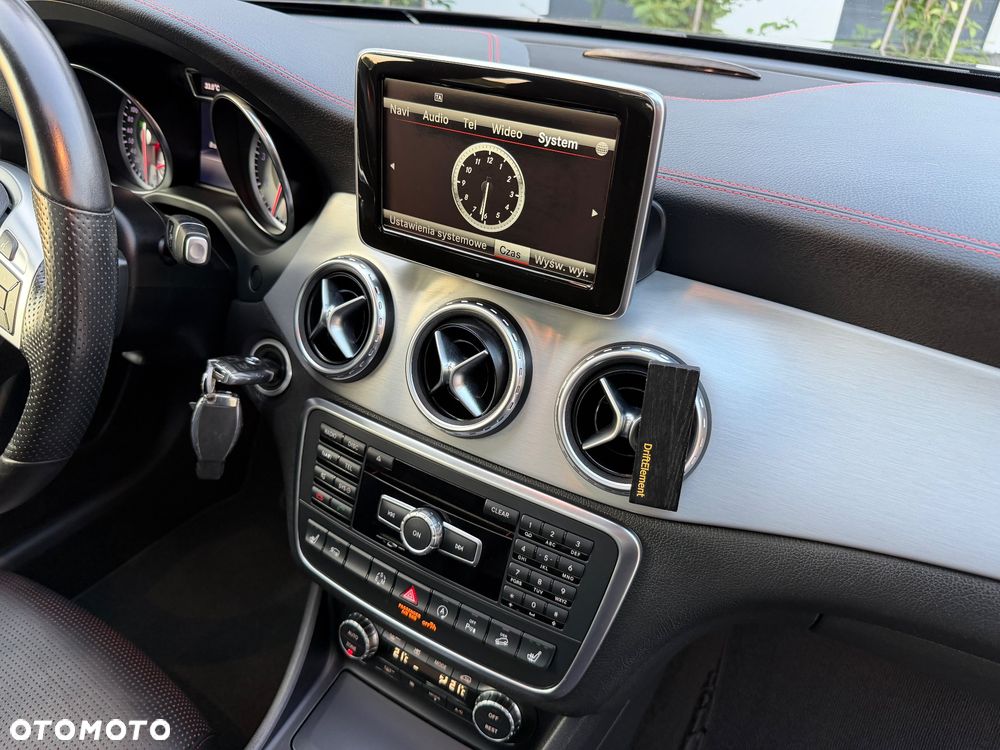 Mercedes-Benz GLA 250 4Matic 7G-DCT AMG Line - 33