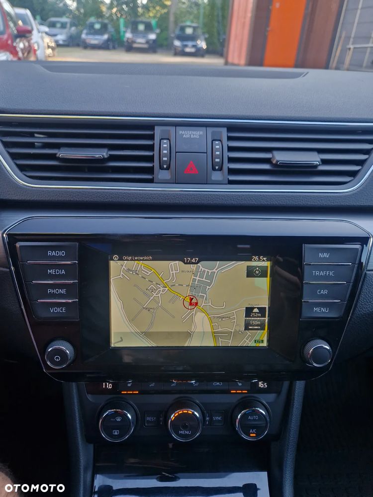 Skoda Superb Combi 1.6 TDI GreenLine - 27