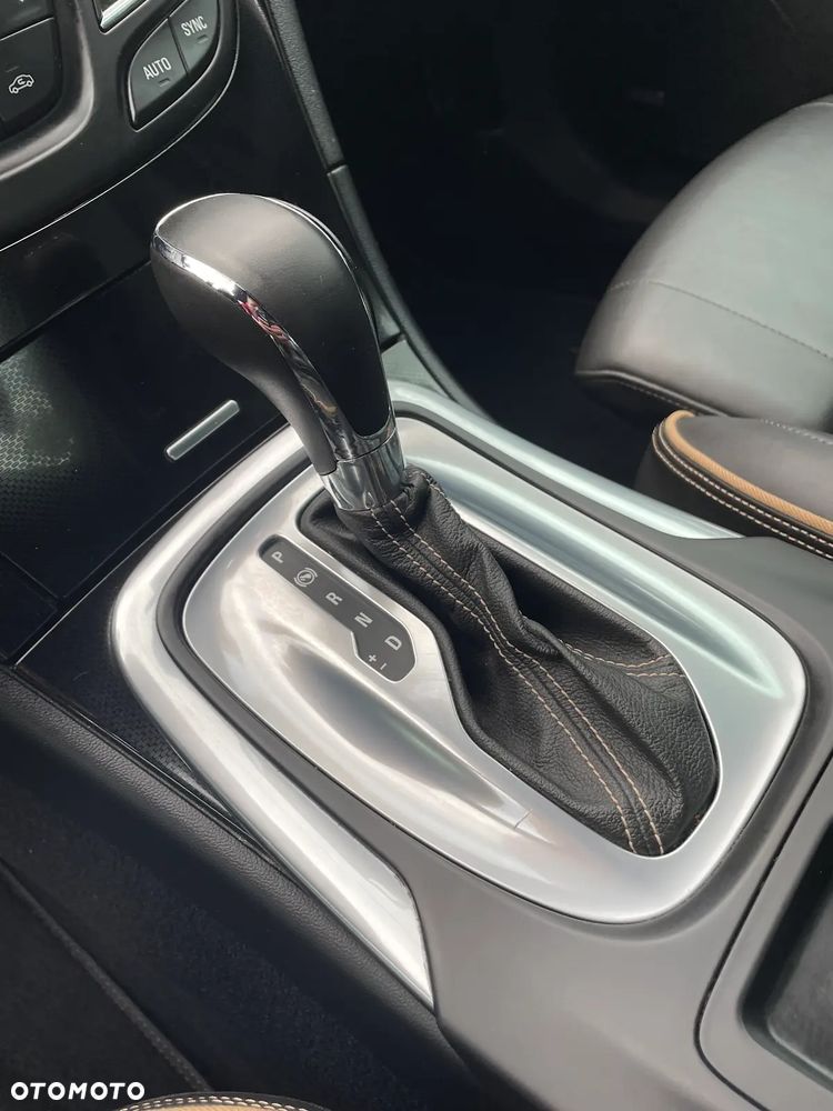 Opel Insignia - 16