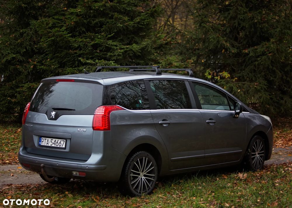 Peugeot 5008 - 8