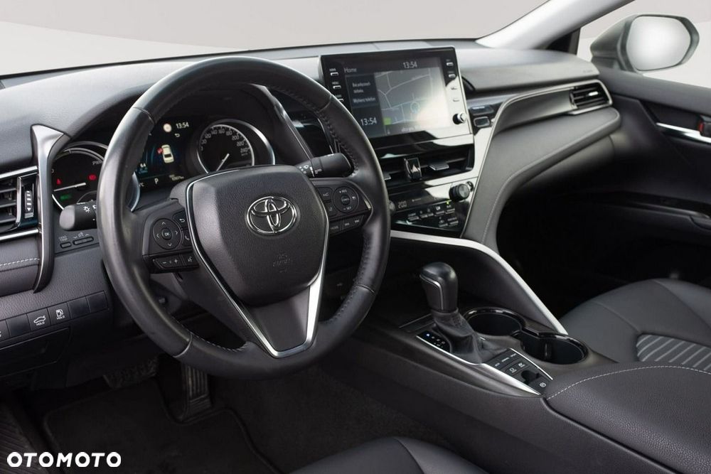 Toyota Camry - 5
