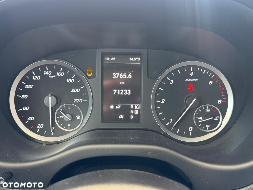 Mercedes-Benz Vito - 22