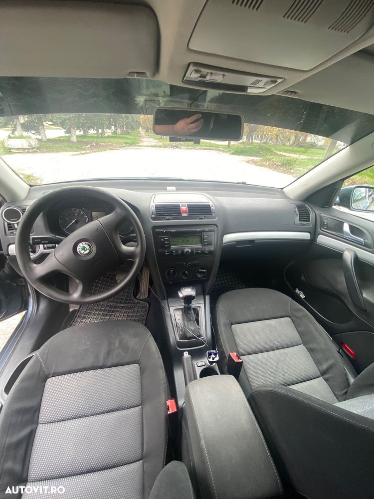 Skoda Octavia 1.9TDI Ambiente Aut - 9