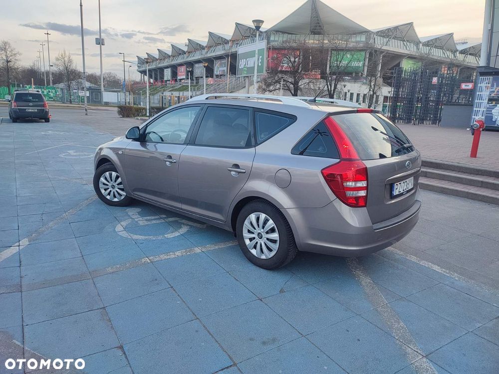 Kia Ceed 1.4 CVVT LX Basis - 2