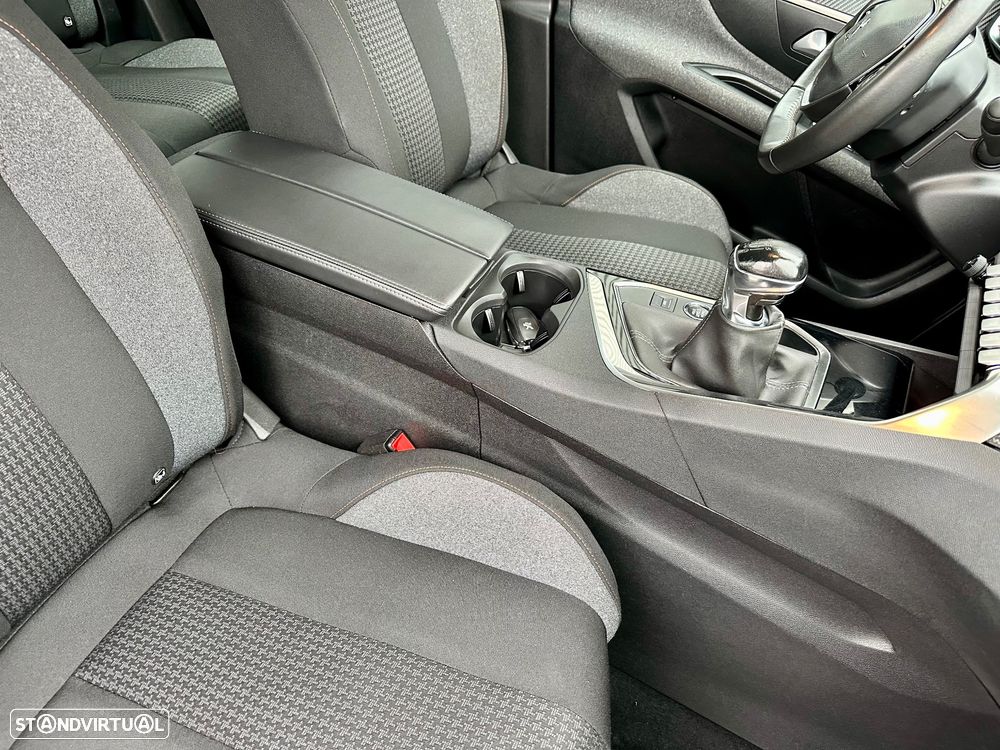 Peugeot 3008 PureTech 130 Stop & Start GPF Active - 40