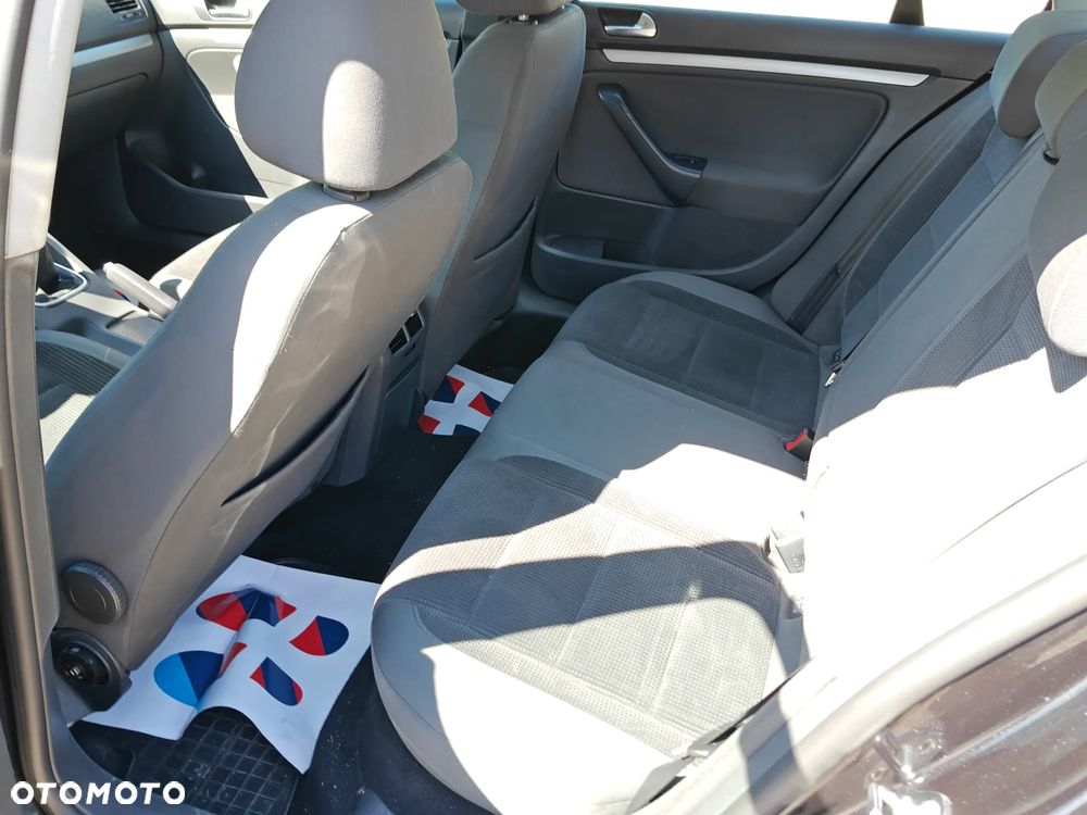 Volkswagen Jetta 2.0 TDI BlueMotion Technologie - 8