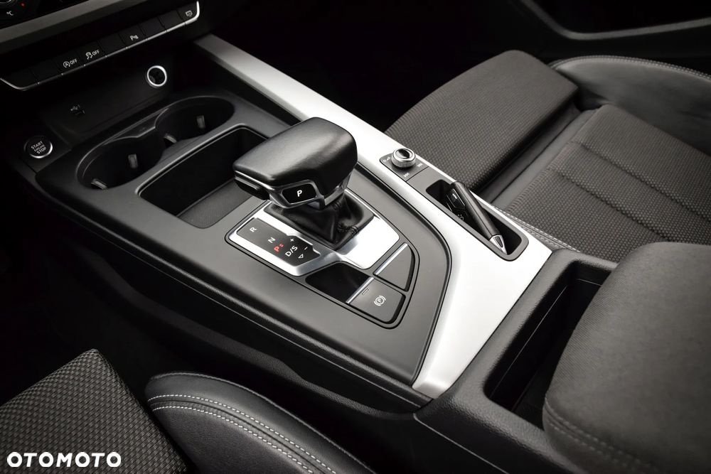 Audi A4 Limousine 35 TFSI S tronic - 35