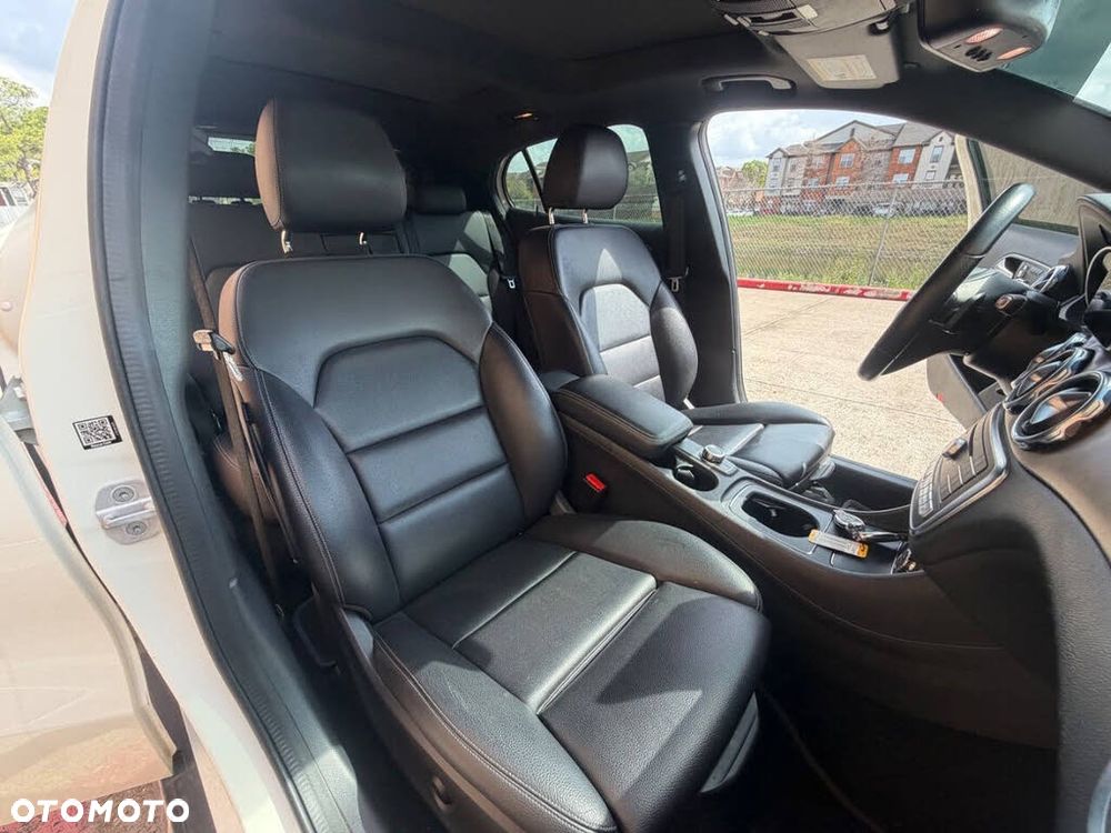 Mercedes-Benz GLA 250 4-Matic - 10