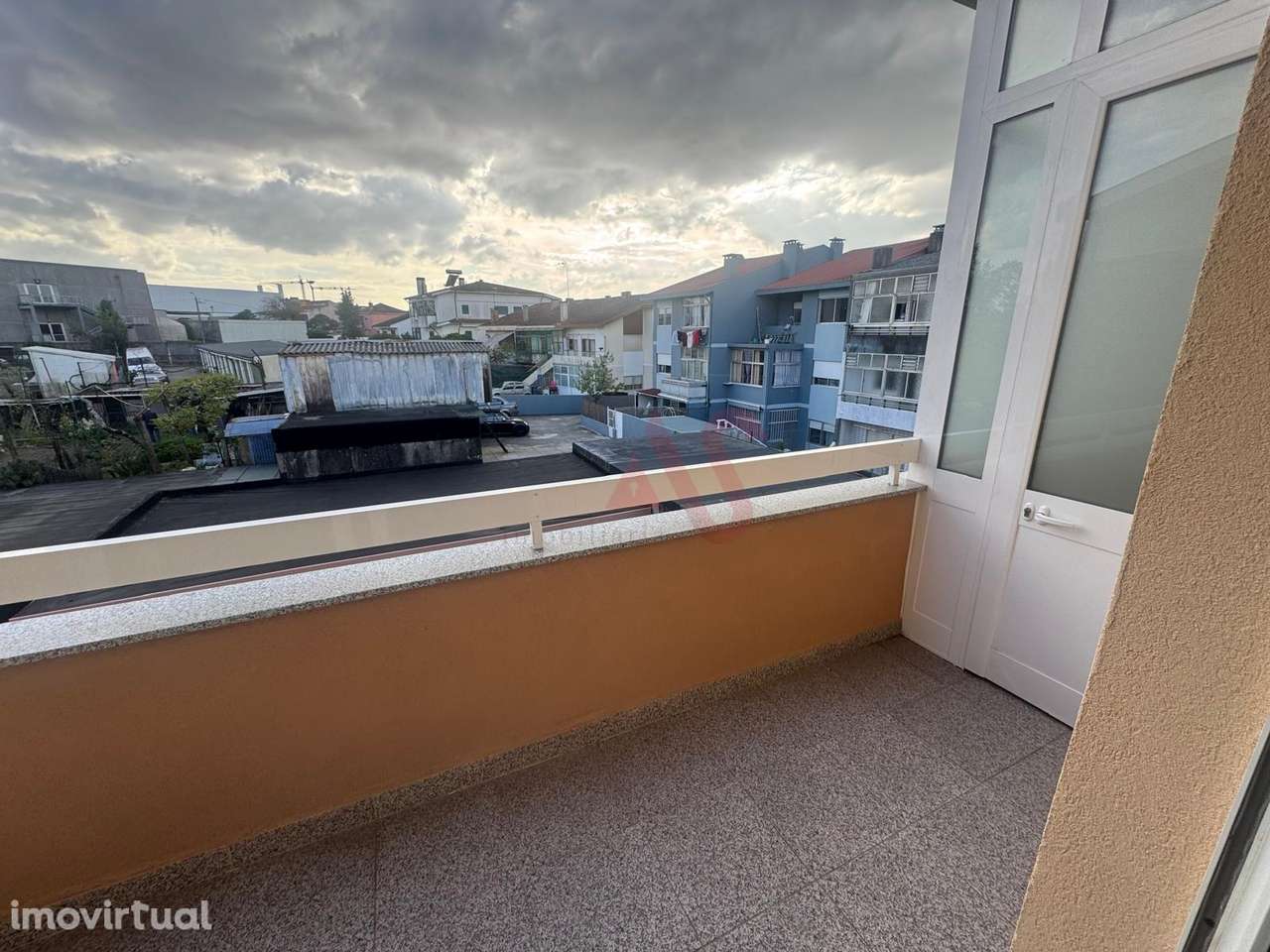 Excelente Apartamento T3 com Garagem Fechada – Águas Santas - Grande imagem: 5/17