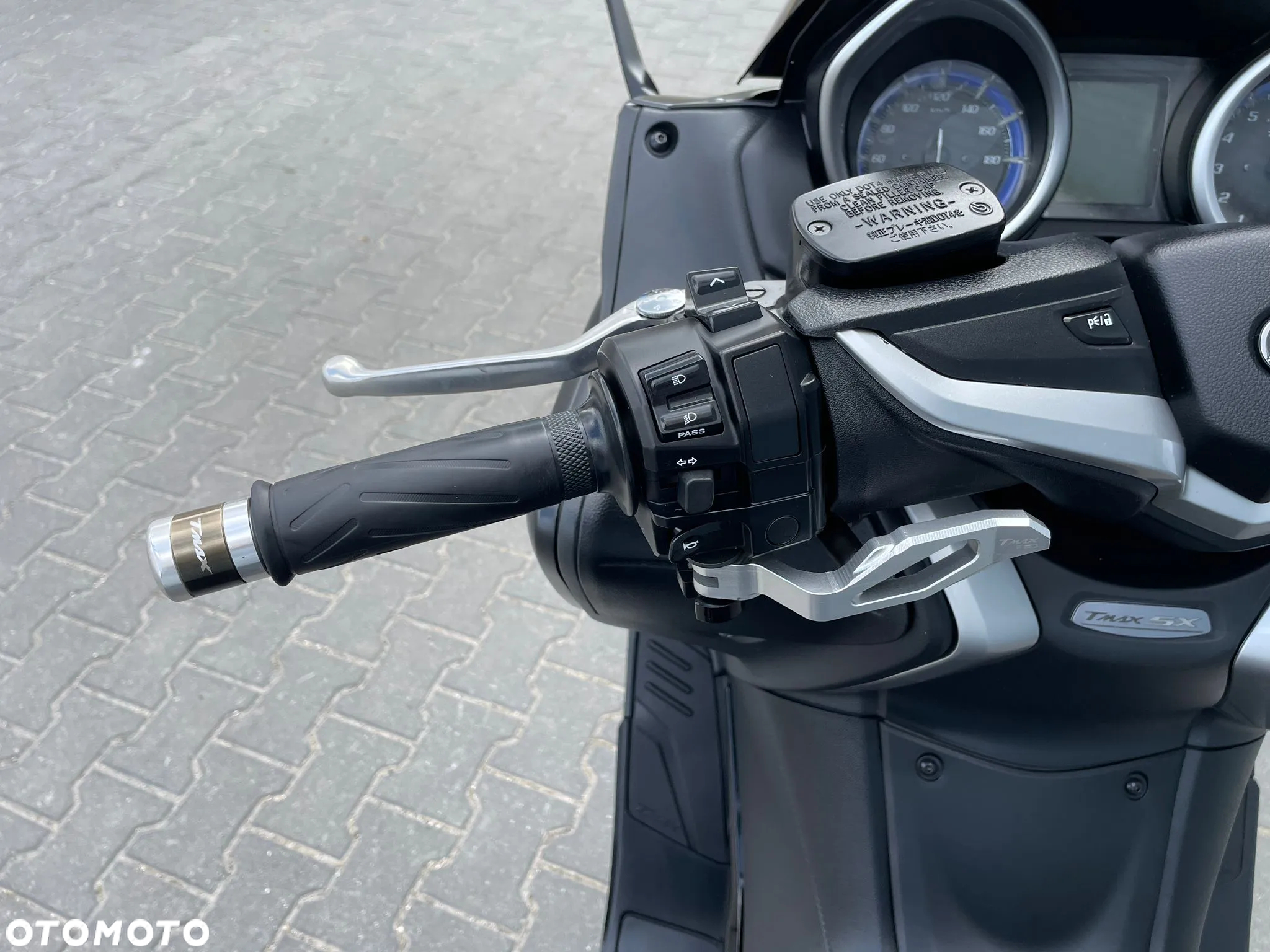 Yamaha Tmax - 12