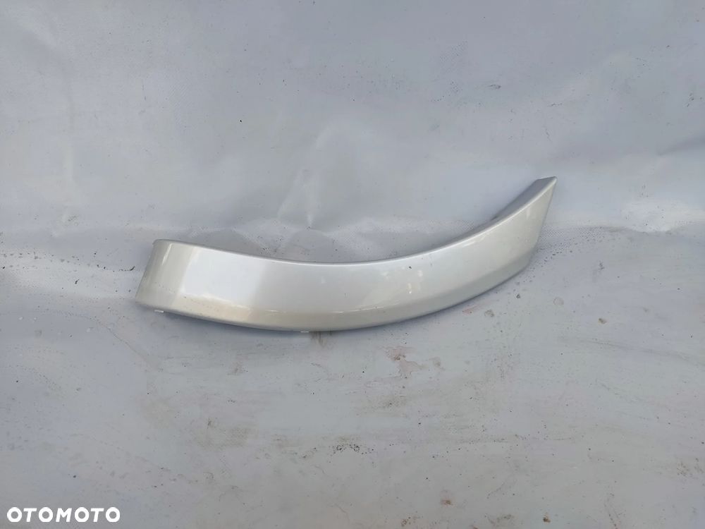 FORD CUSTOM LISTWA BŁOTNIKA PRAWY PRZÓD