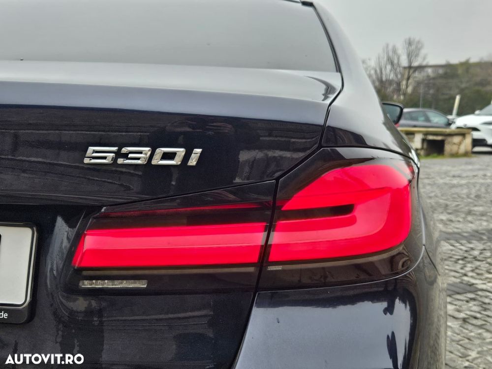 BMW Seria 5 530i xDrive AT MHEV - 31