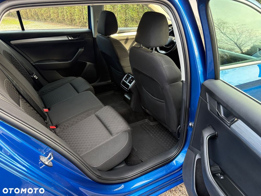 Skoda Superb 2.0 TDI SCR Ambition - 10