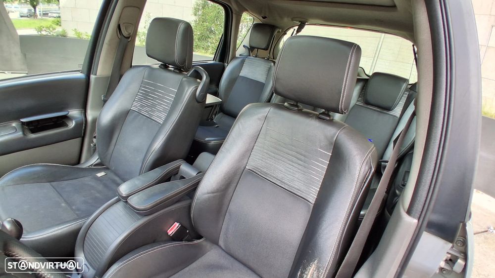 Renault Scénic 1.5 dCi Confort Privilége - 21