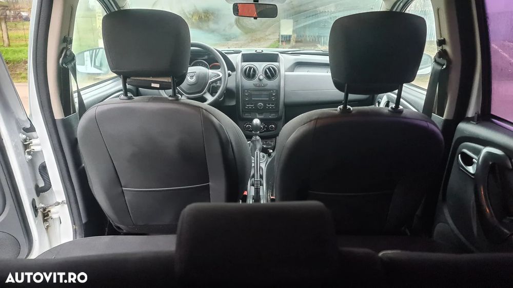 Dacia Duster 1.6 4x4 Laureate - 10