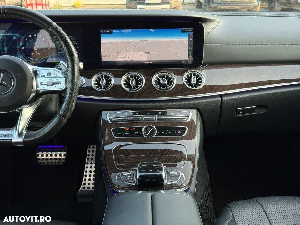 Mercedes-Benz CLS AMG 53 4MATIC Aut - 26
