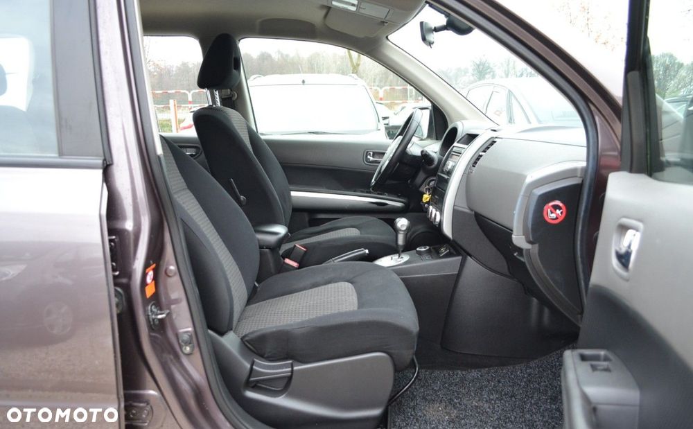 Nissan X-Trail 2.0 dCi 4x4 DPF Automatik LE - 32