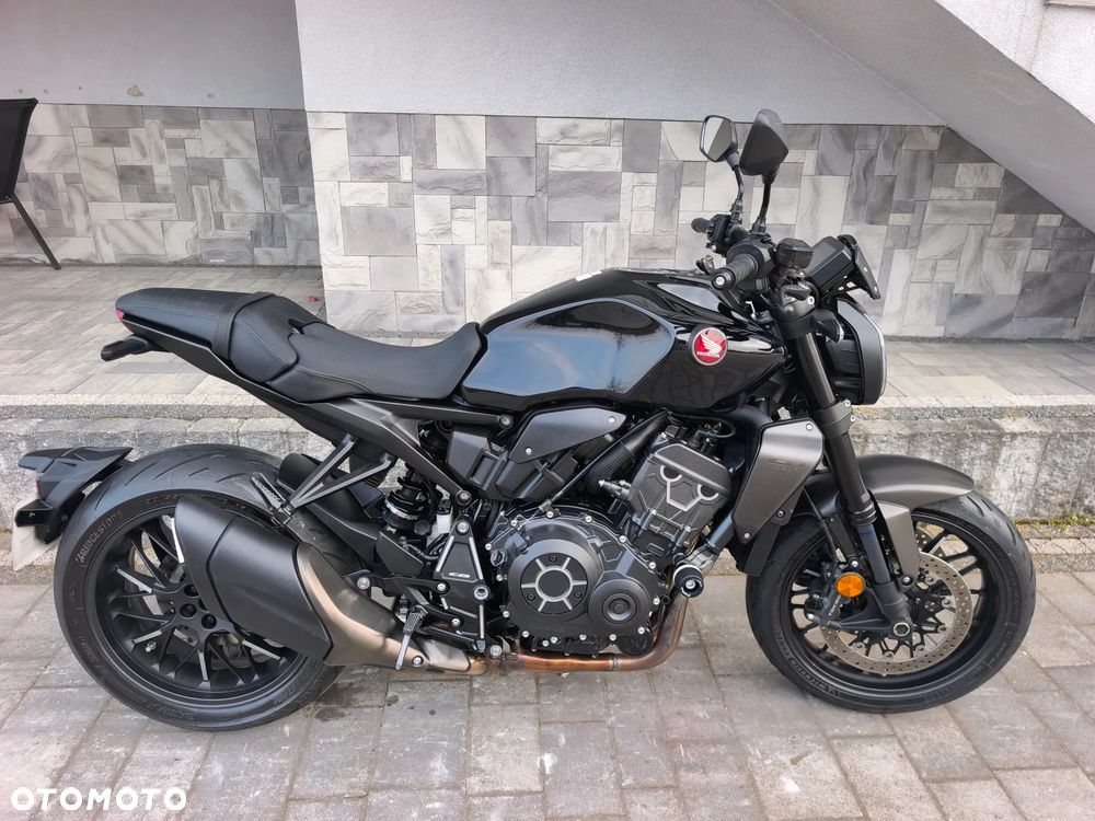 Honda CB - 1