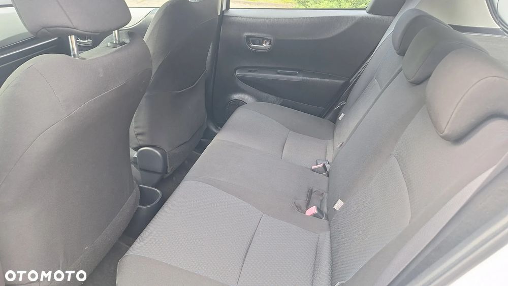 Toyota Yaris 1.5 VVT-i Lounge - 12