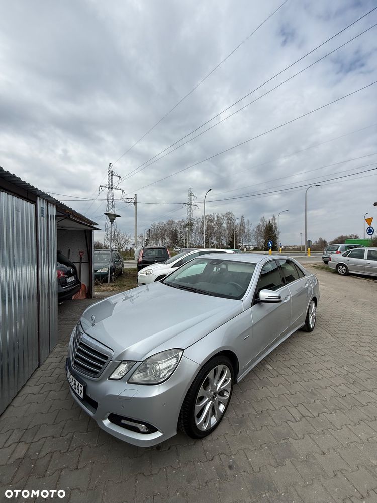 Mercedes-Benz Klasa E 350 CDI DPF 4Matic BlueEFFICIENCY 7G-TRONIC Avantgarde - 2