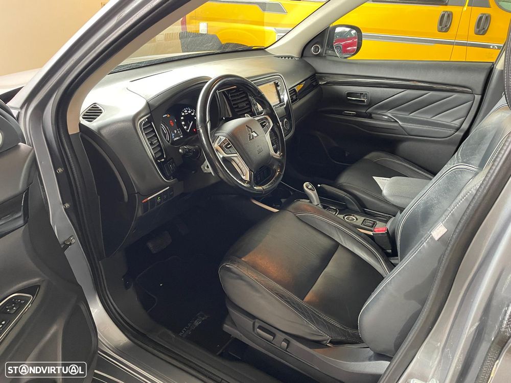 Mitsubishi Outlander 2.0 MIVEC Instyle Navi+ - 9