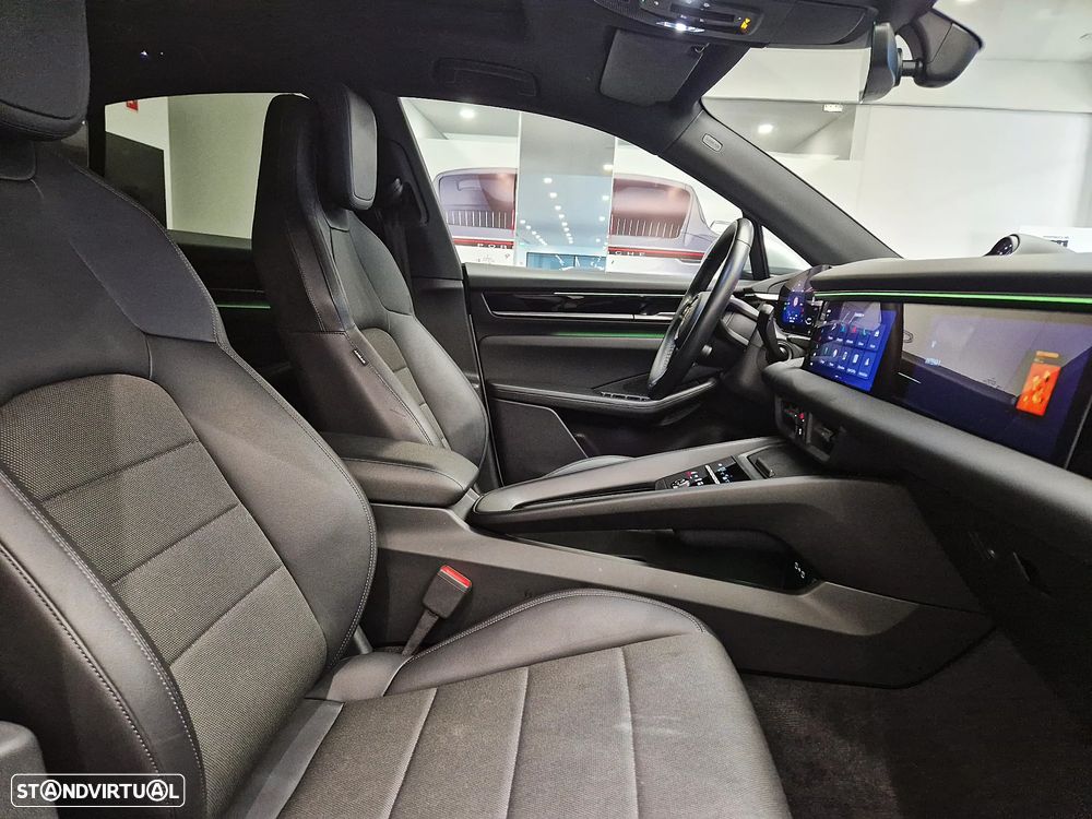 Porsche Macan Electric 4 - 24