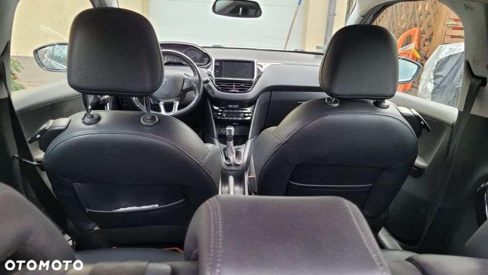 Peugeot 208 - 7