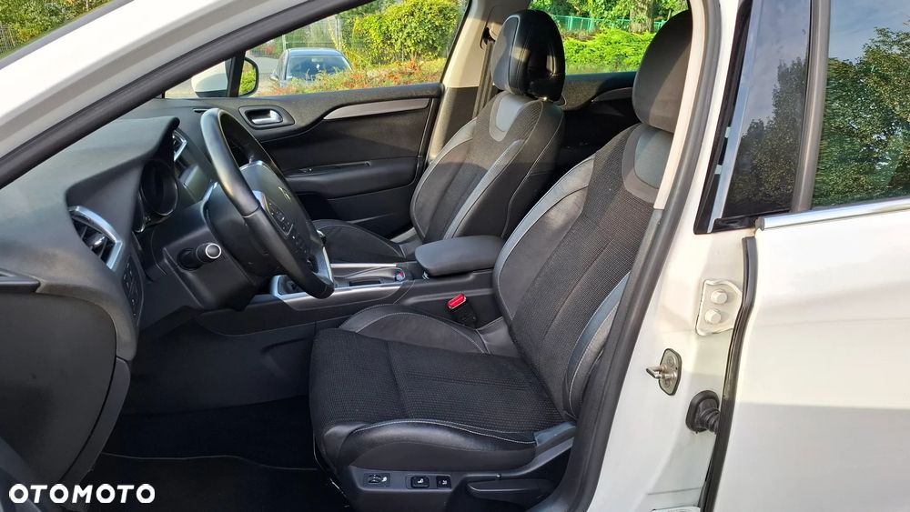 Citroën C4 1.6 VTi Exclusive - 16