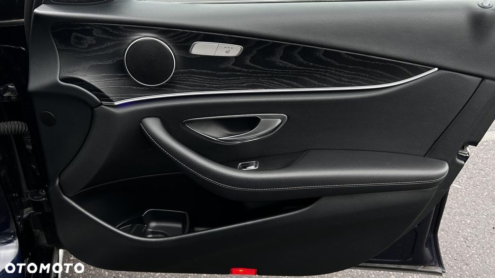 Mercedes-Benz Klasa E 220 d 4Matic 9G-TRONIC AMG Line - 21