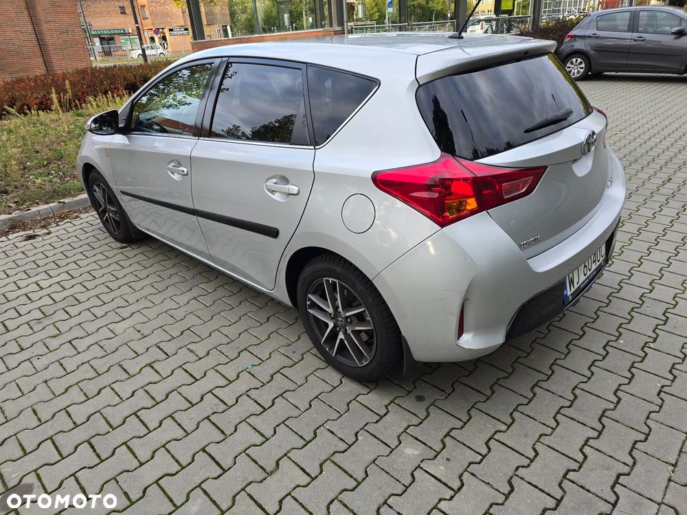 Toyota Auris - 4