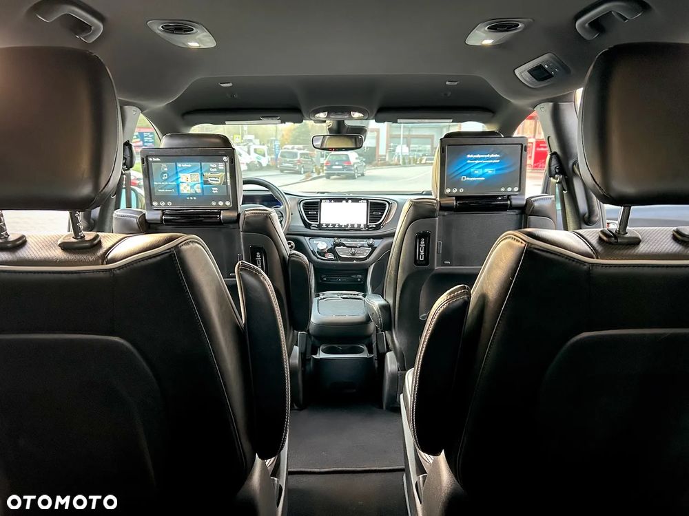 Chrysler Pacifica - 28