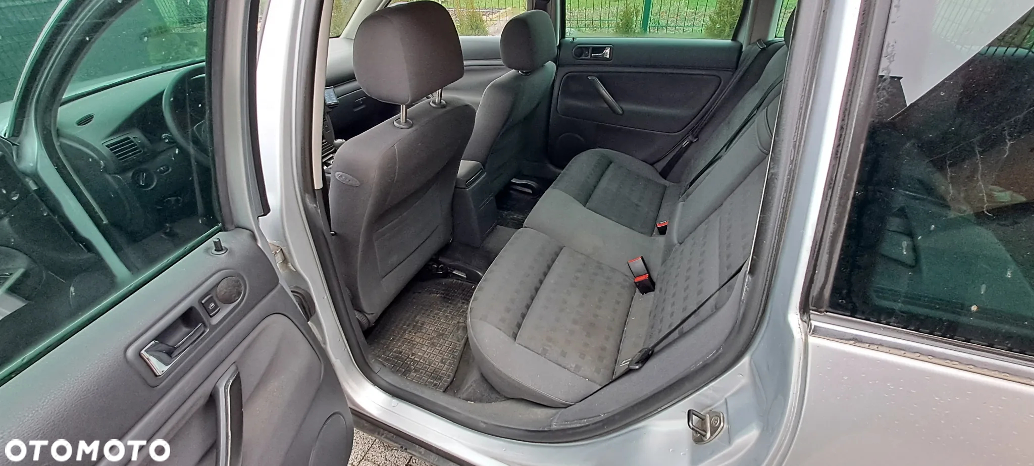 Volkswagen Passat 2.0 TDI DPF Comfortline - 14
