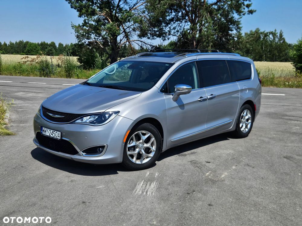 Chrysler Pacifica - 8