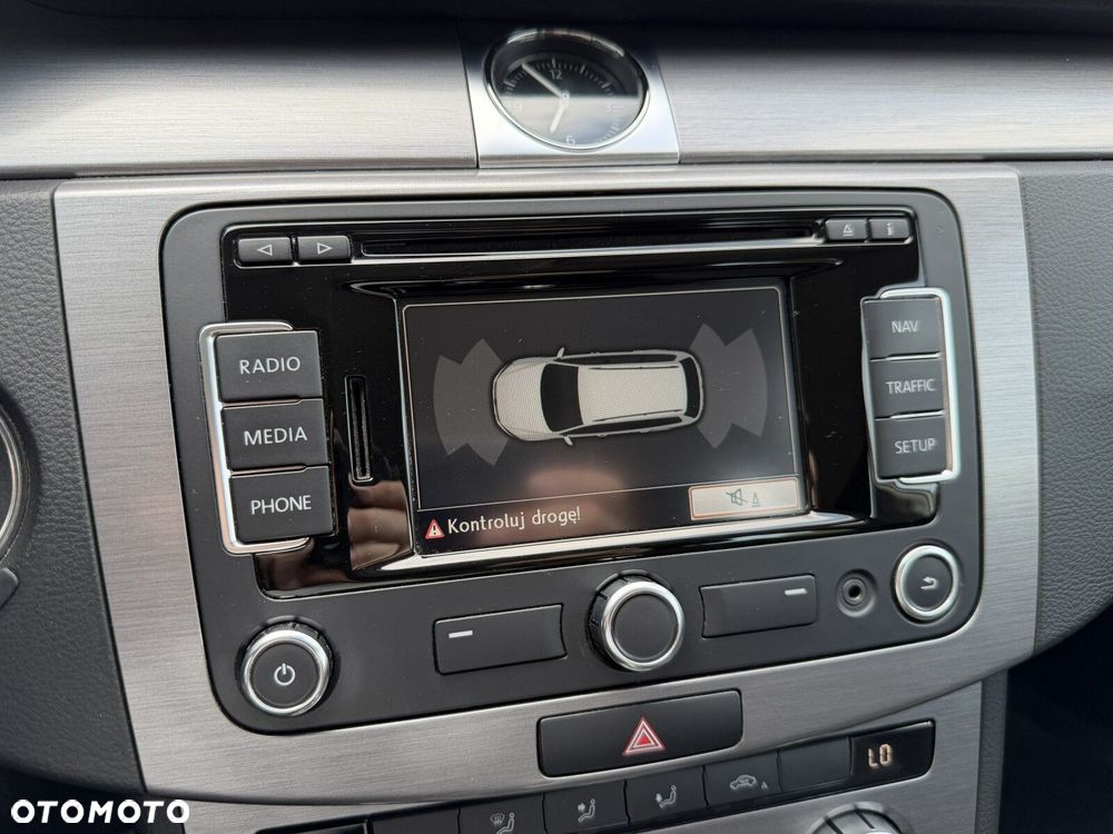 Volkswagen Passat - 34