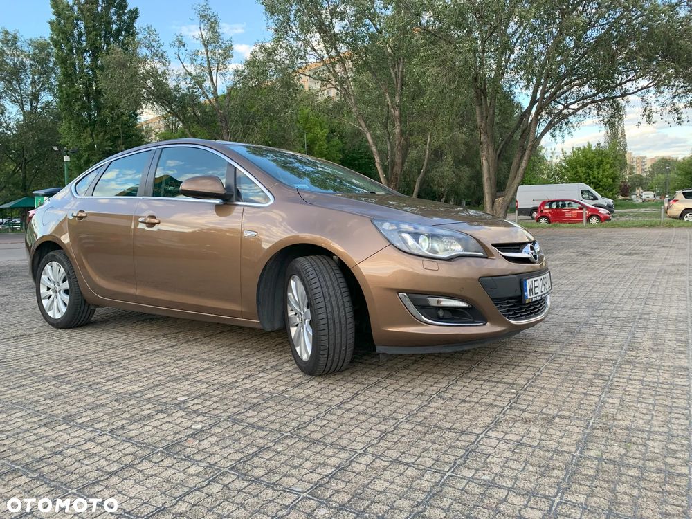 Opel Astra 1.6 CDTI Executive - 5
