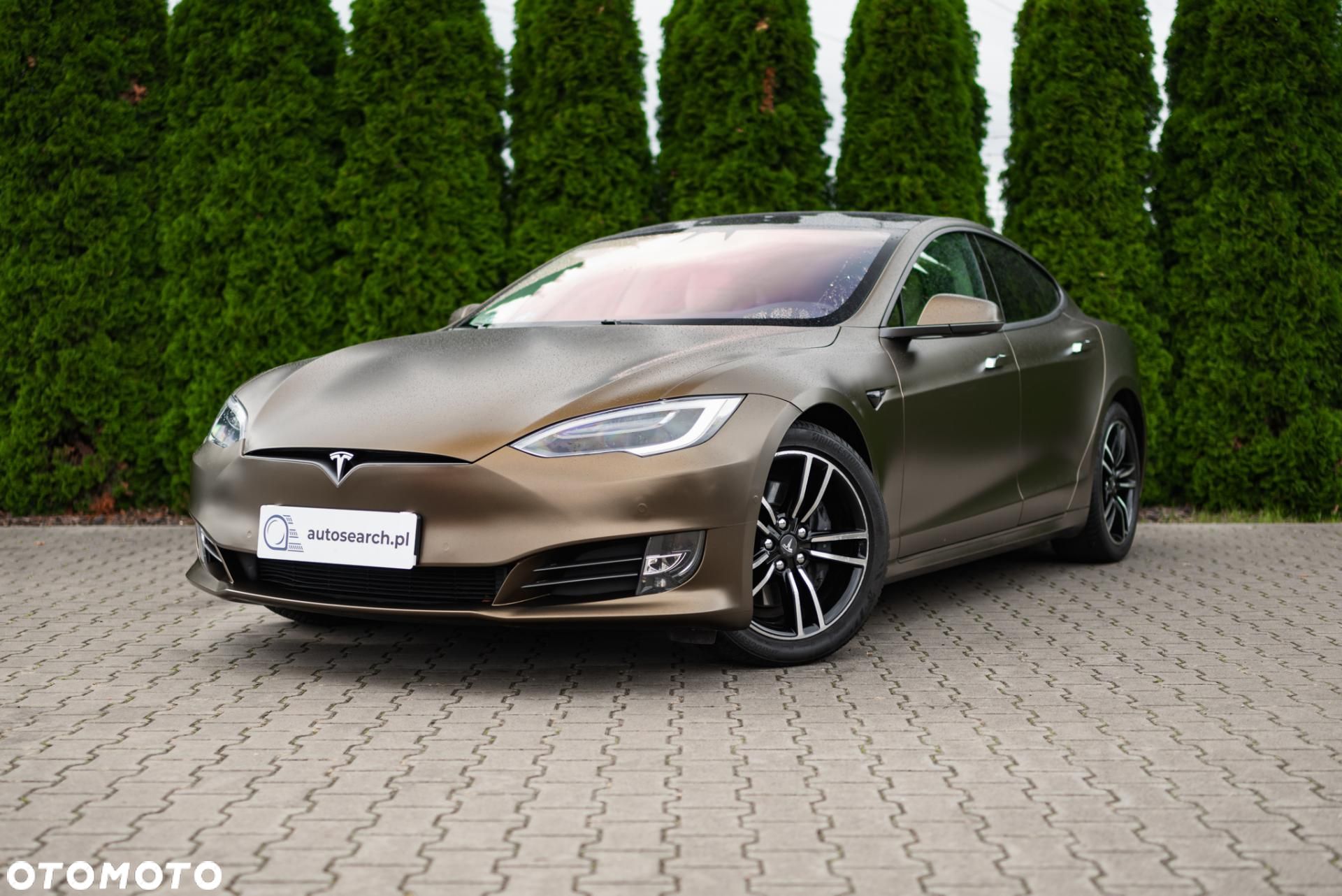 Tesla Model S - 1
